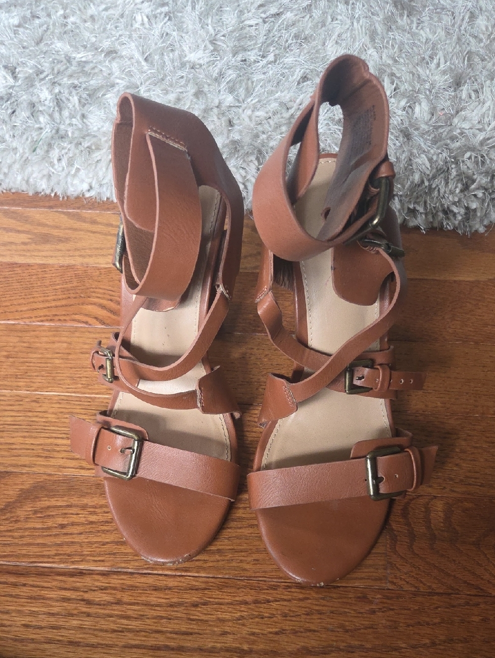 Shoe Dazzle Tan Leather Strappy Buckle Ankle Wrap Sandals